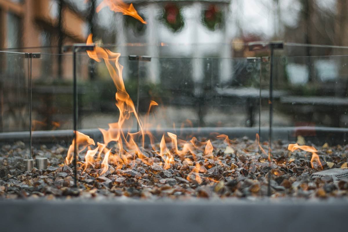 How to Use Fire Pit: Your Expert Guide to Safe, Stylish & Soothing Outdoor Gatherings