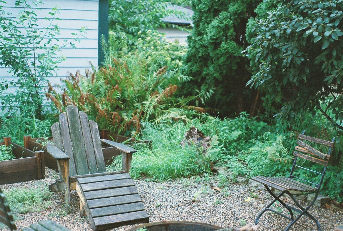 Outdoor Fire Pit Enclosure: Your Ultimate Guide to Safe, Stylish, and Code-Compliant Backyard Gatherings
